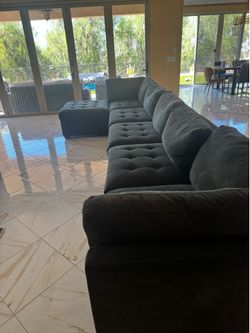 Thomasville Tisdale 6-Piece Modular Sectional with Storage Ottoman – Dark Gray – Excellent Condition