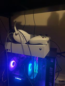 Xbox series s w headset and two controllers