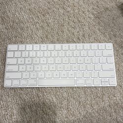 Apple Magic Keyboard 2 - Wireless Bluetooth (Model A1644) - Silver/White
