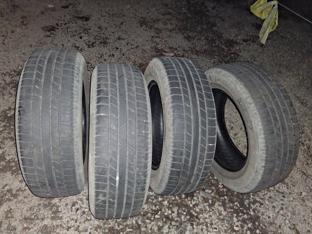 Michelin Defenders 4 Tires 17" 225/65R