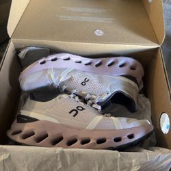 Women’s On Cloud Cloudsurfer Trail Shoes Size 8.5
