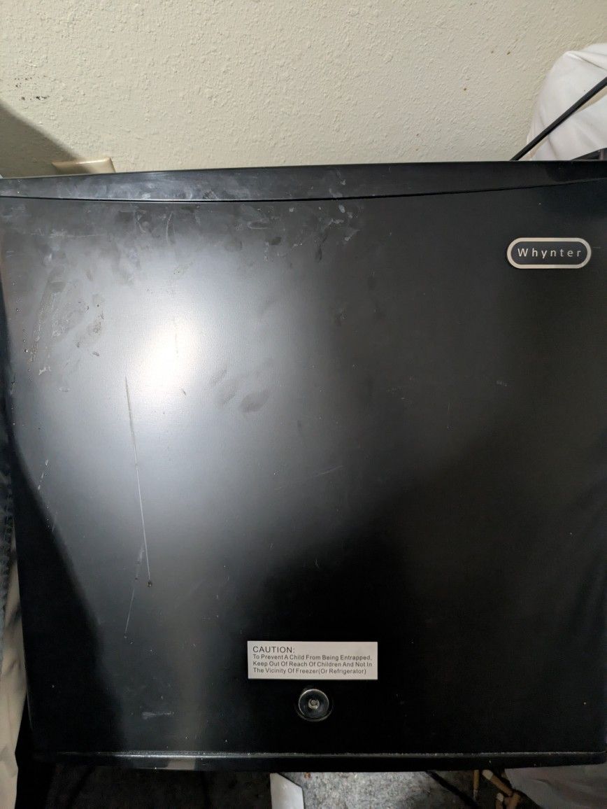 Whynter CUF-110B Mini Freezer 1.1cubic Foot