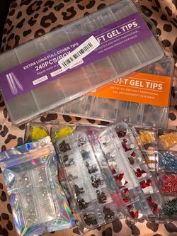 Rhinestones & nail tips