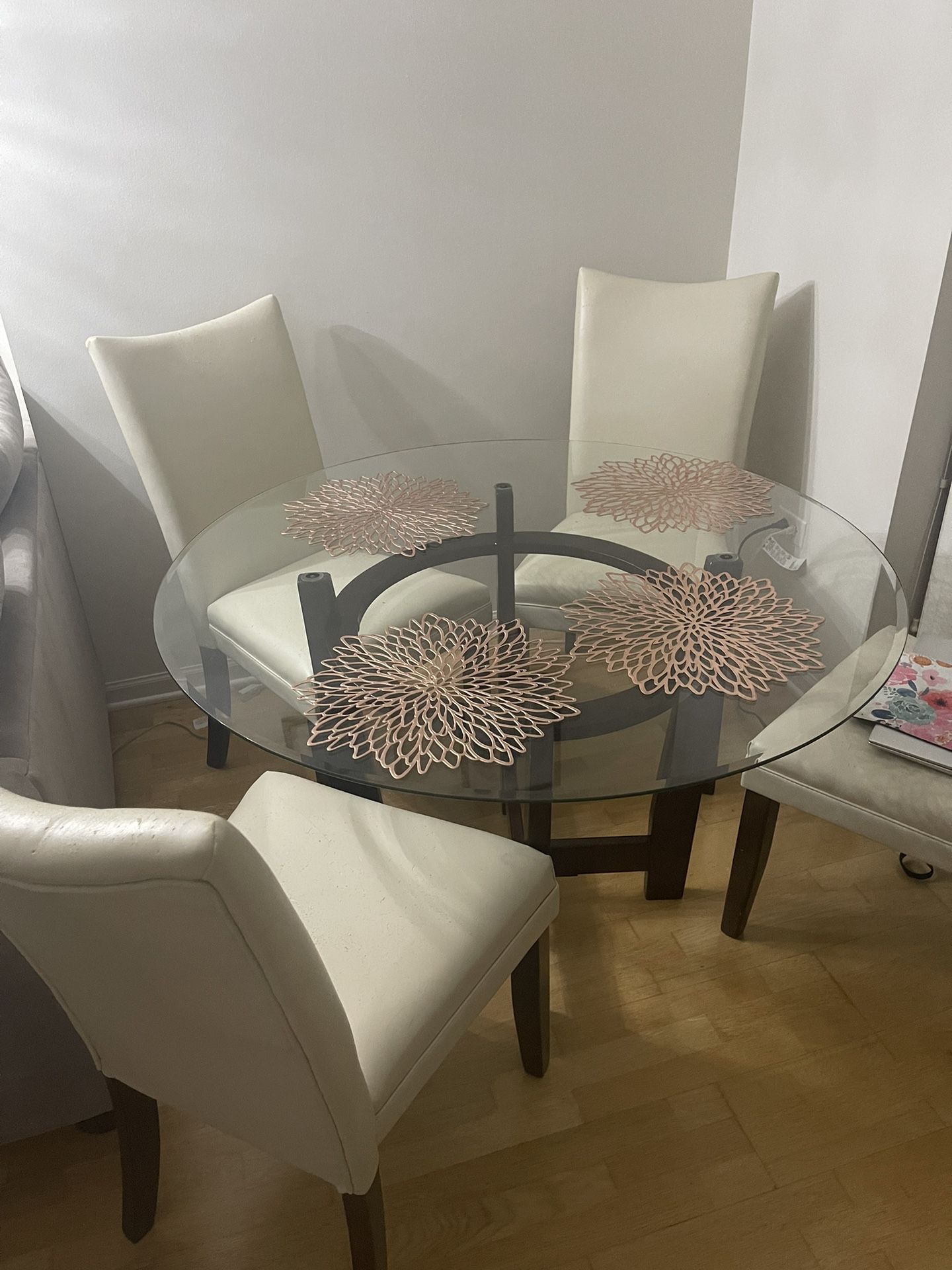 Dinner Table And Chairs With Separate Velvet Covers 
