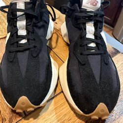 New balance unisex men’s 9.5 women’s 10 $60 great condition. Pick up only Fort Worth 76114