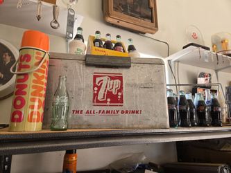 Vintage 7UP,  Coke, Pepsi collectibles