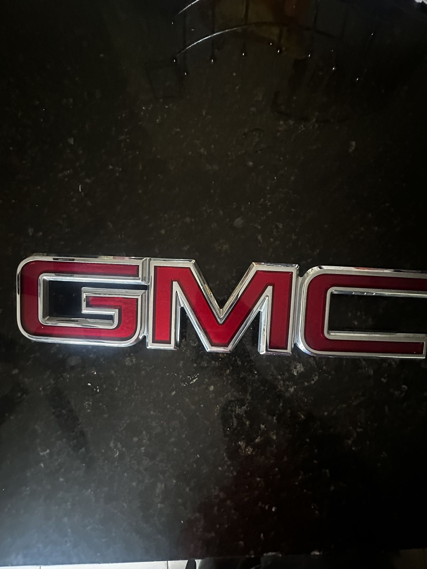 GMC grille LOGO