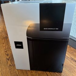 NEW Bose Bass Module 700 Wireless Subwoofer-Black  Soundbar Lifestyle