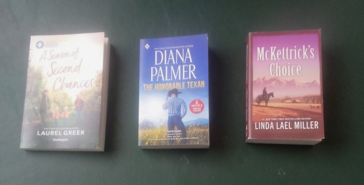 Like New Romance Novel Bundle.  Cash