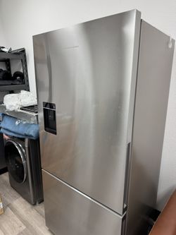 Fisher & Pakel Compact Refrigerator RF170BLPUX6