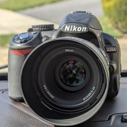 Nikon D3100 With 18-55mm Lens 2 Batteries, Charger 