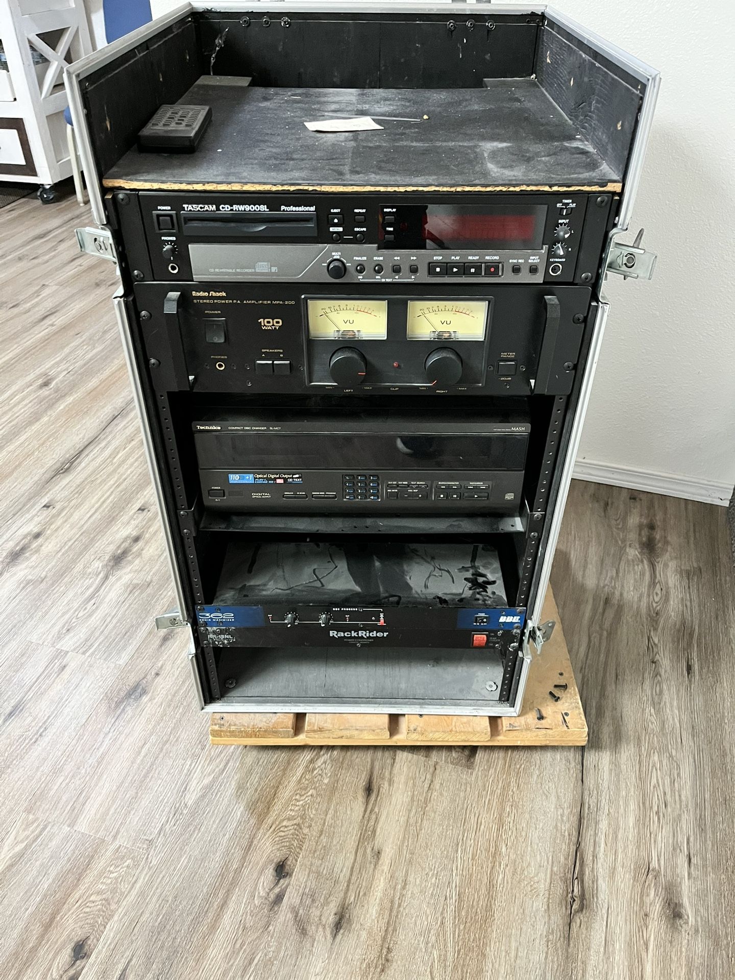 Amp rack