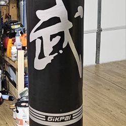 Gikpai Freestanding Punching Bag