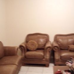  4 PIECE BROWN LEATHER LIVING ROOM SET