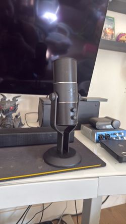 Razer Seiren V1 Stand-alone Mic