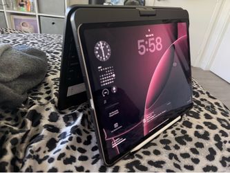 Apple Ipad Air 13 inch.