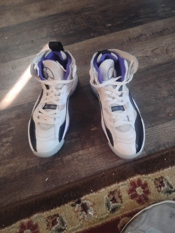 XIV Nike Air Jordan Jumpman Two Trey Basketball Shoes 