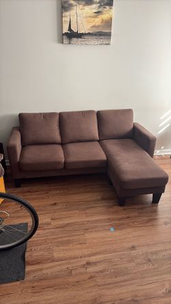 Sectional Couch with Reversible Chaise