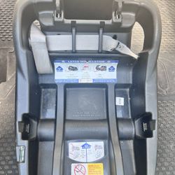 Baby Trend Infant Car Seat with Base – Used