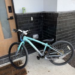 Bike For Kids  To8-12 Years  I want $49 Bicicleta Para No Os De 8 A 12 Anos 