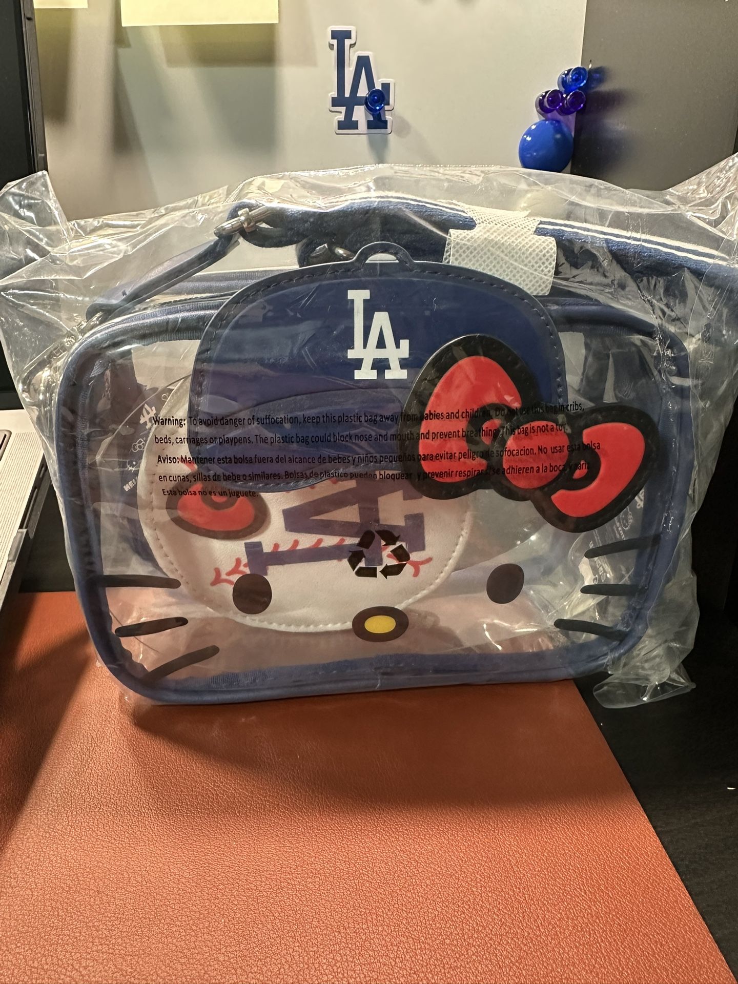 Hello Kitty Crossbody Dodgers Stadium Giveaway 2025