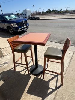 Tall Dining Table Set