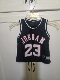 JORDAN JERSEY . SIZE SMALL. 8-10 YEARS . IN EXCELLENT CONDITION $10 BUCKS . IN EL SEGUNDO 