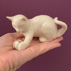 Lenox Cat With Ball