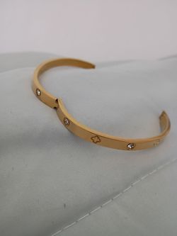 Gold bracelet