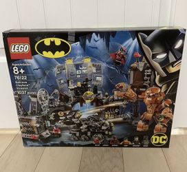 Lego Super Heroes Batcave Clayface Invasion (76122) Batman Toy Kit 1037 Pcs