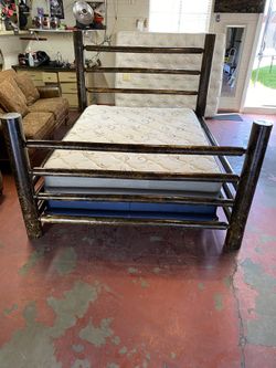 Queen bed/bed frame