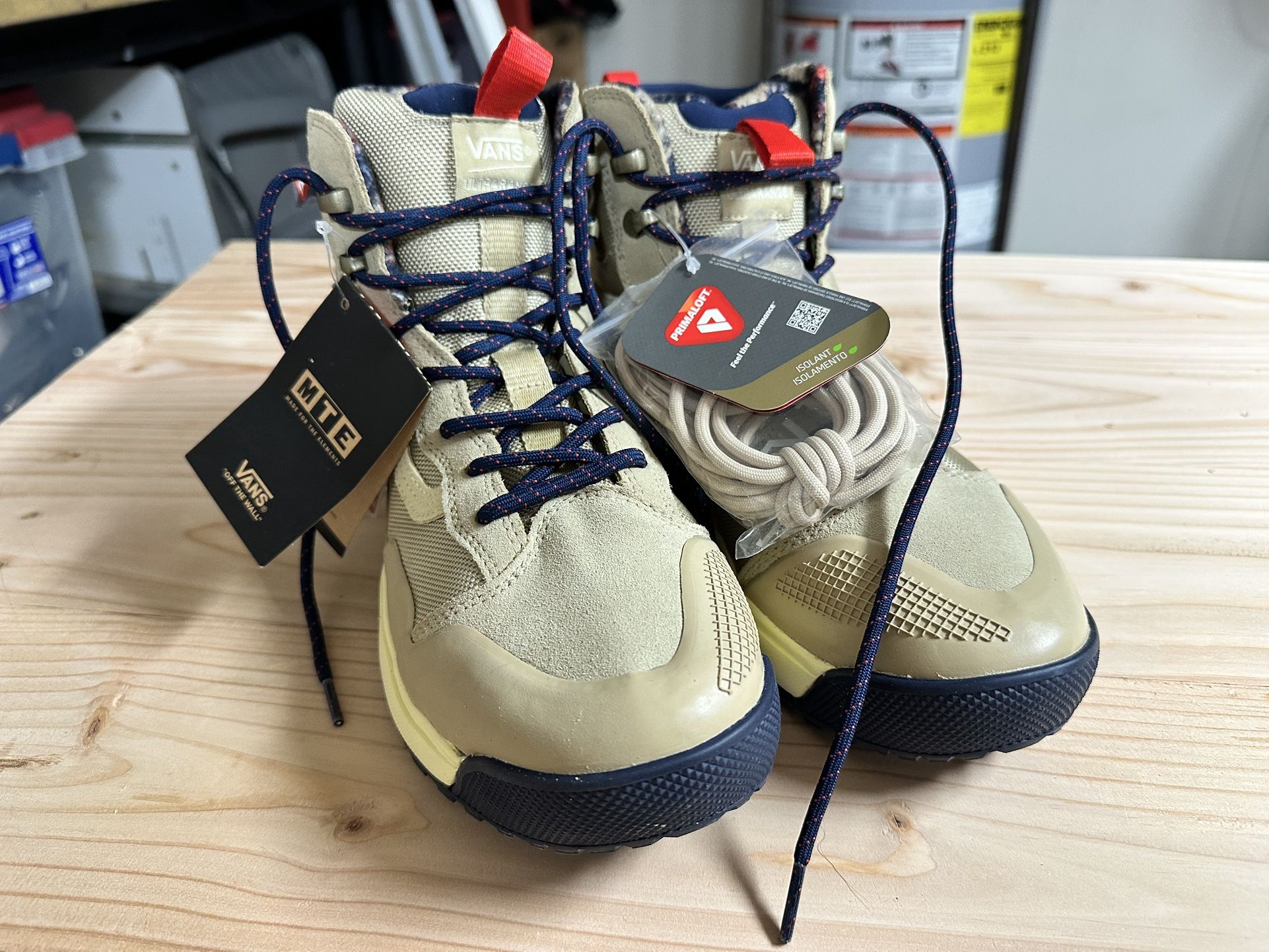 Vans Hiking Boots Beige UltraRange Exo Hi MTE-2 Waterproof Mens 10