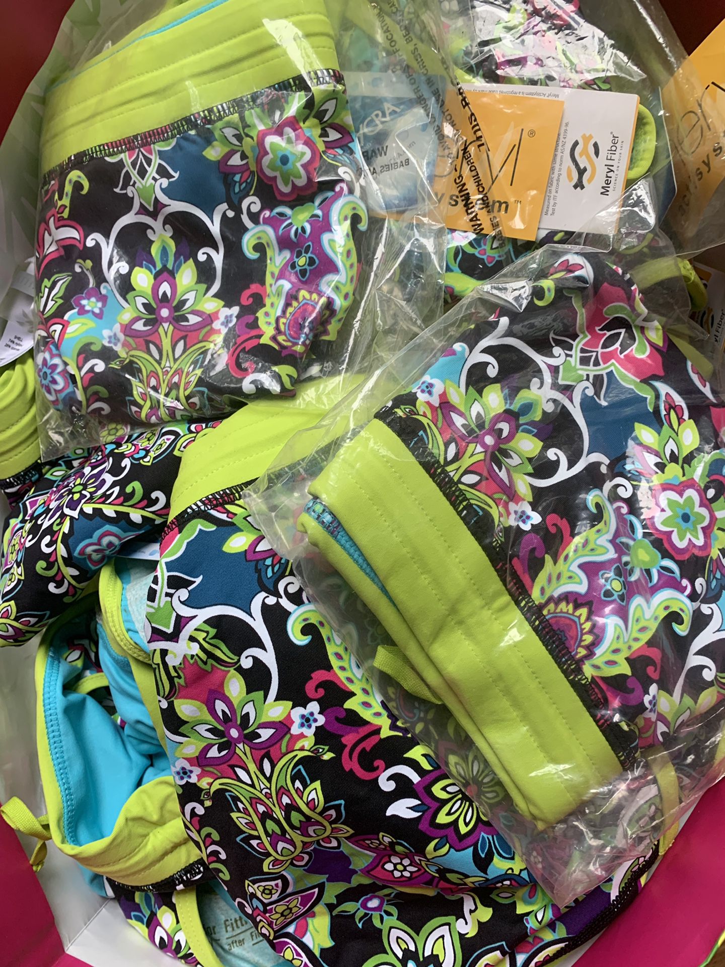 Brand new Athleta reversible swimsuit bottoms size large. Blowout. $2.50 x 63 pieces. Pick up in Jupiter