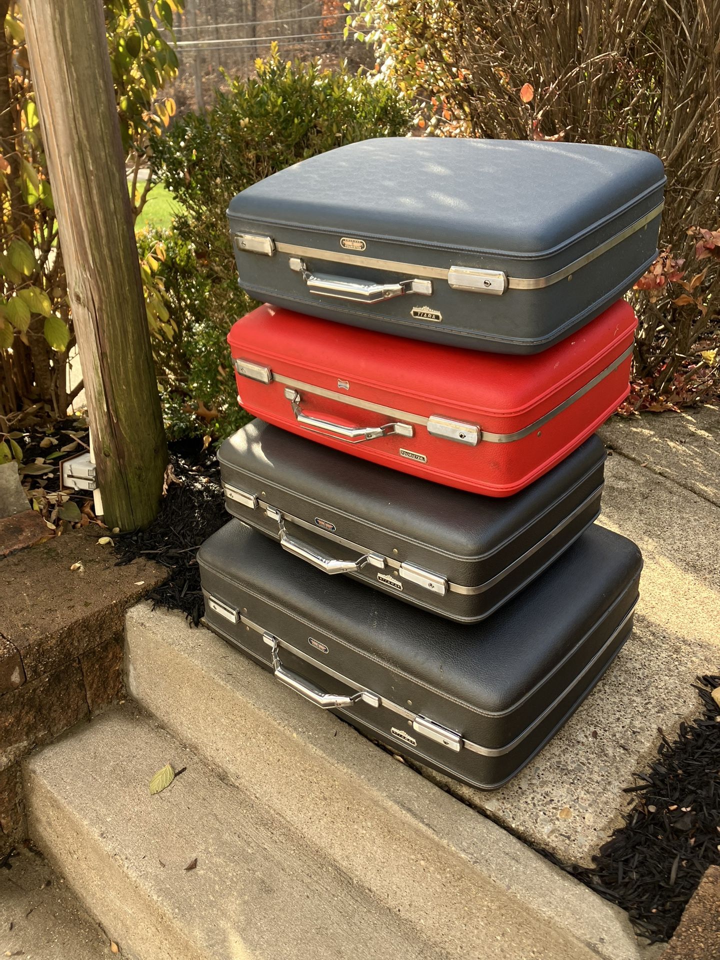 Lot of 4 Suitcases 4/$40.00 or see individual prices