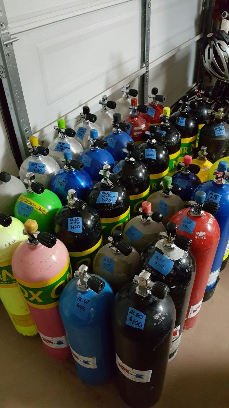 Scuba diving tanks