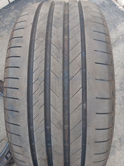 Tires .BRIDGESTONE.ALENZA.275/40R22.107 Y.B..SILENT. Is single tire available only.