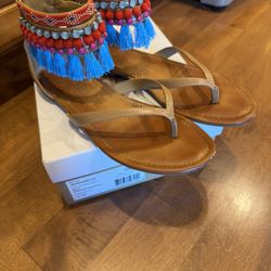 Woman’s Jessica Simpson Sandals Shipping Avail 