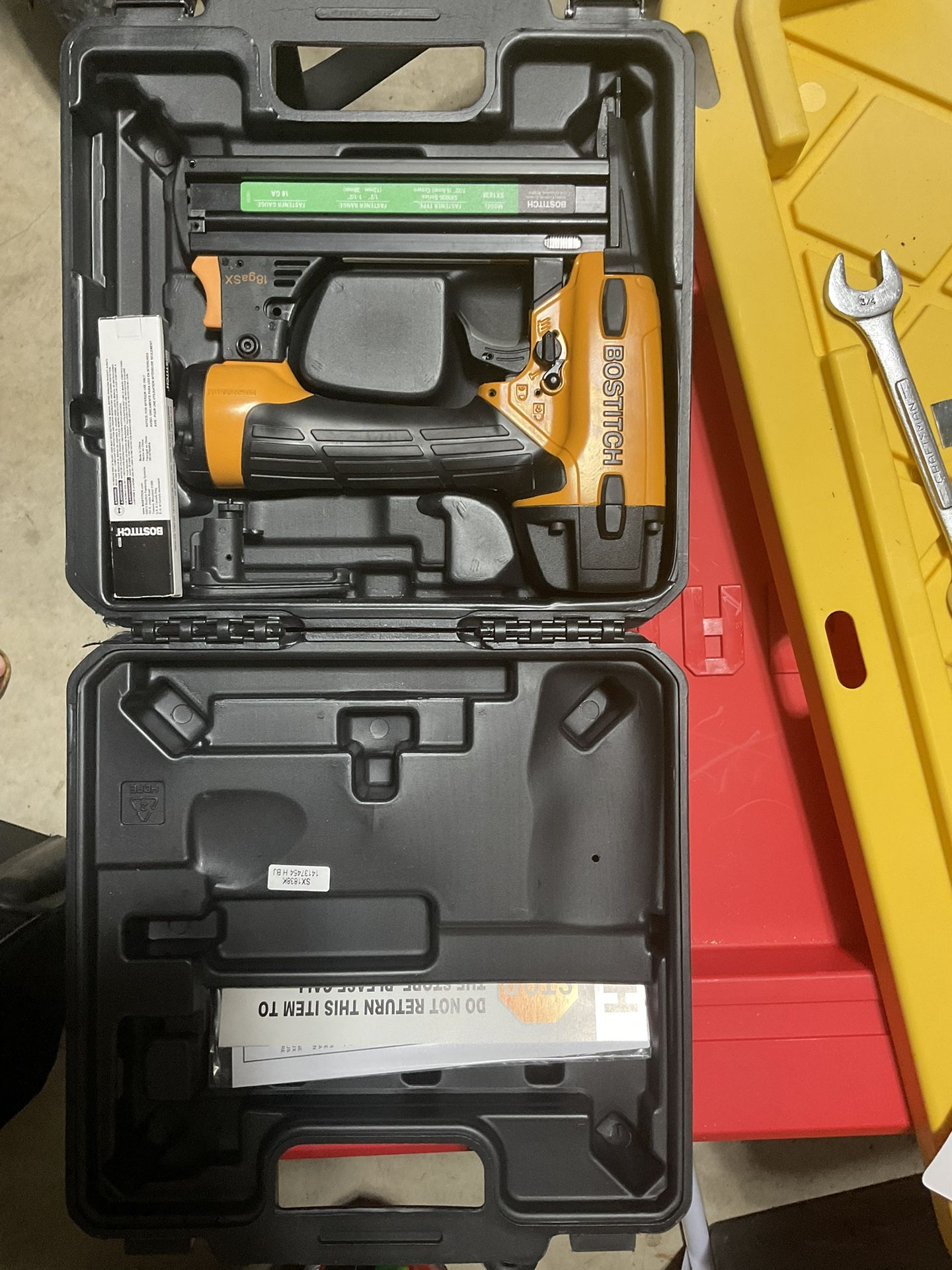 Stanley bostitch 18 Gauge 7/32 Crown Stapler