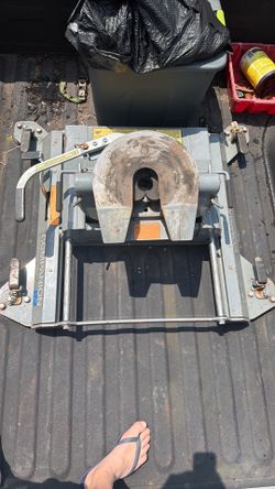 B&W Companion fifth 5th wheel trailer hitch Dodge Chevy Ford