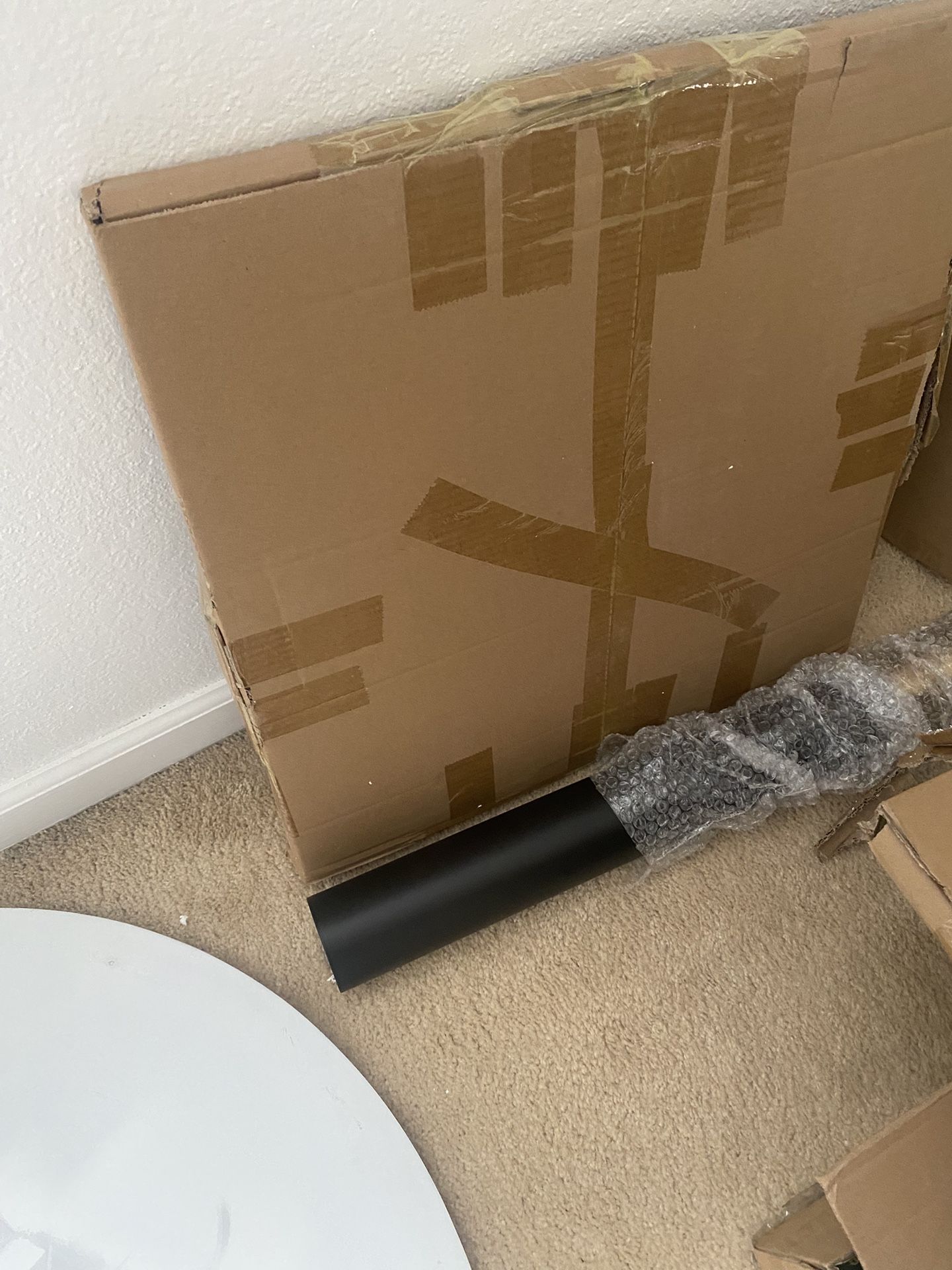 Round Dining Table( Needs Assembly)