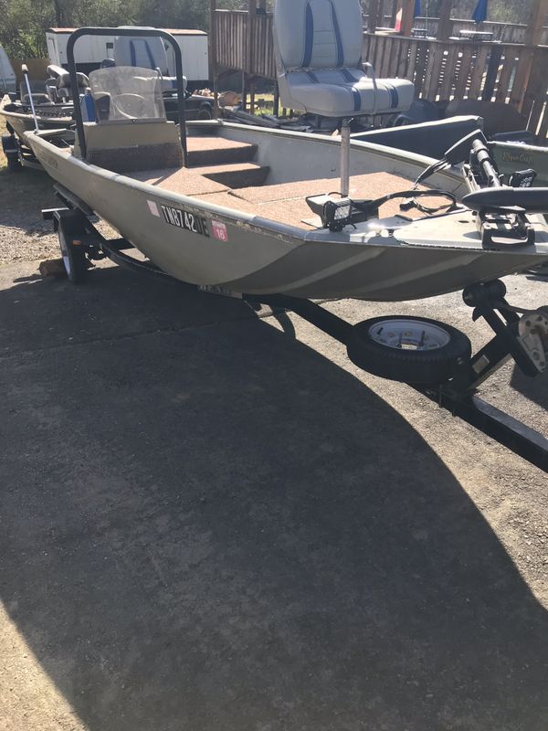 2002 crest line fishing boat