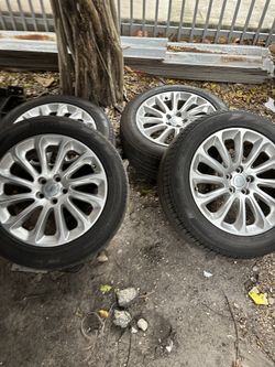 Range Rover 20” OEM wheels $180
