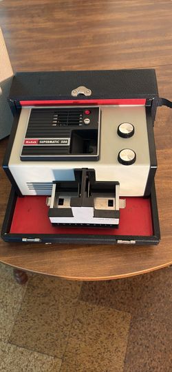 Vintage Kodake supermatic 500 projector