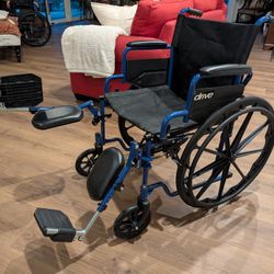 Drive 20-in Blue Streak Wheelchair