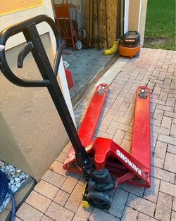 Pallet jack