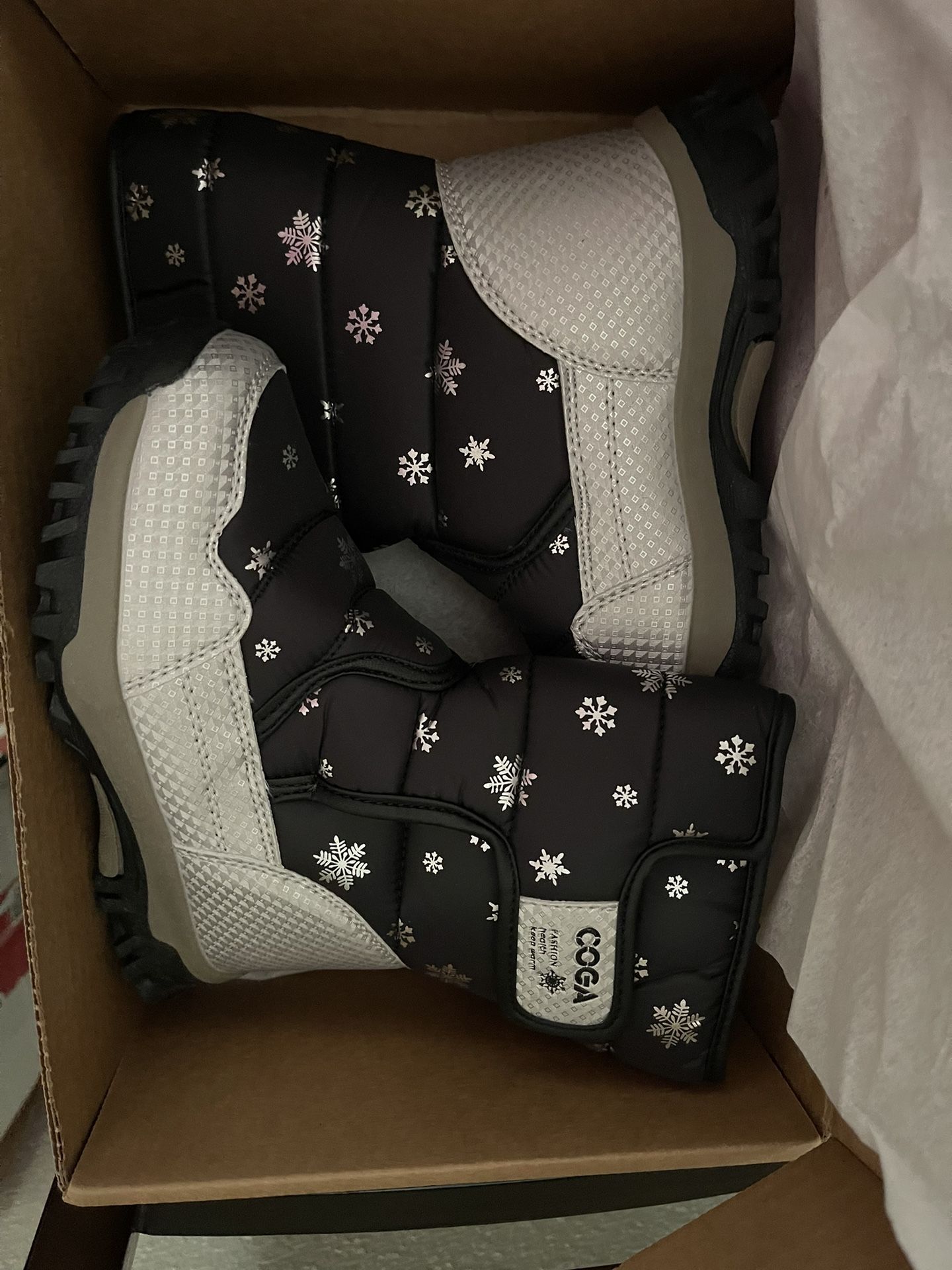 Brand New Snow Boots Kids Size 1