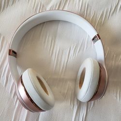 SOLO BEATS WHITE AND ROSE GOLD