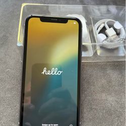iPhone 11 -64gb-(unlocked)