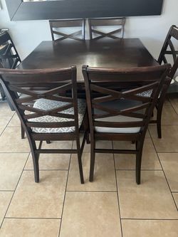 Dining table set