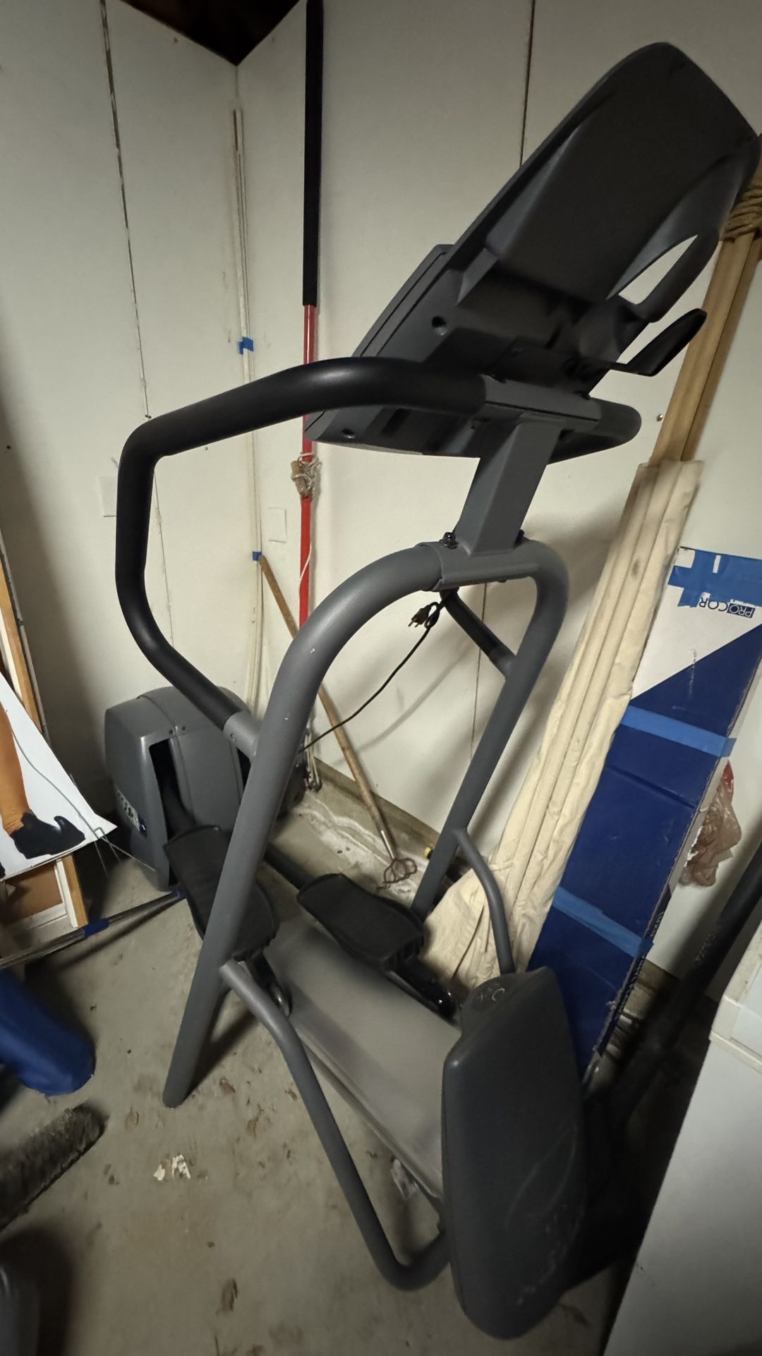 Precor Elliptical EFX 5.17i *like new